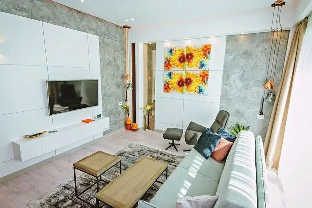 No 6 Apartments - Oda