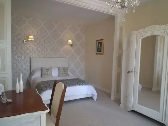 No 6 Bed & Breakfast