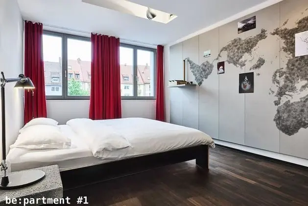 No Shoes Hotel And Green Bar