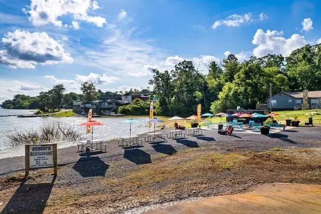 No Wake Zone