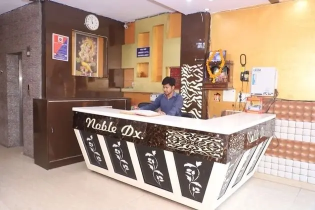 Hotel Noble Deluxe - Lobi