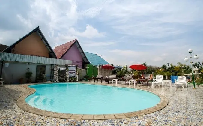 Noble Night Guesthouse Kanchanaburi - Havuz