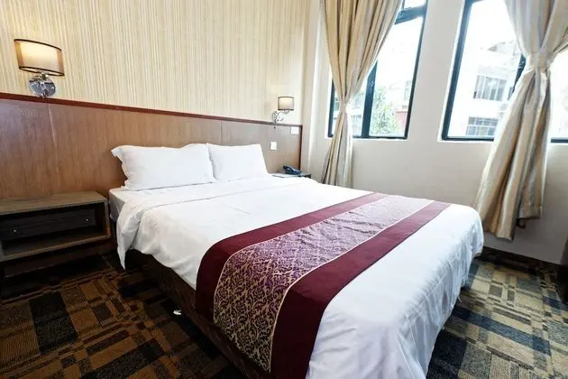 The Noble Hotel (SG Clean) - Öne Çıkan Resim
