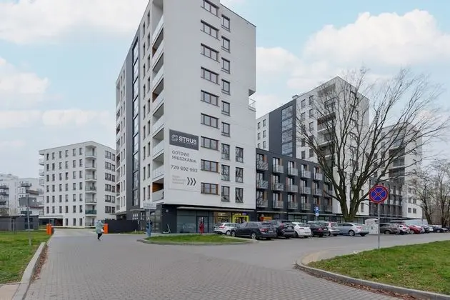 Nocznickiego Studios, Balcony by Renters