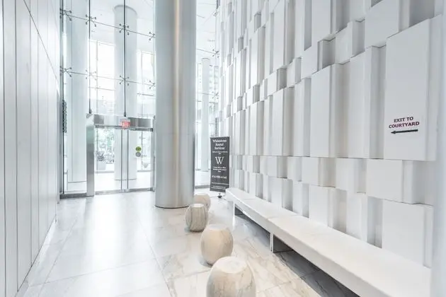 Noel Suites - York and Simcoe - Lobi