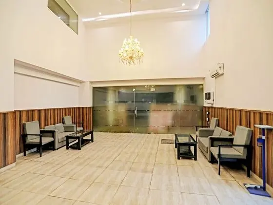 Hotel Noida Grand Sec 58 By F9 Hotels - İç Mekan