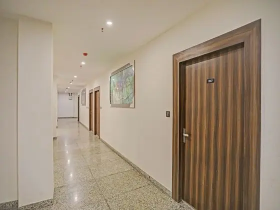 Hotel Noida Grand Sec 58 By F9 Hotels - Lobi