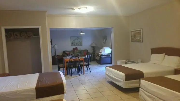 Nola-Goula Inn & Suites - Oda