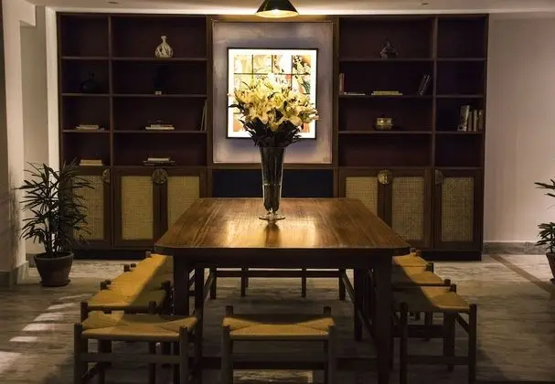 Nomad Hotel - Lobi
