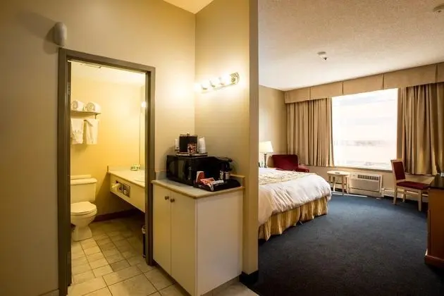 Nomad Hotel & Suites