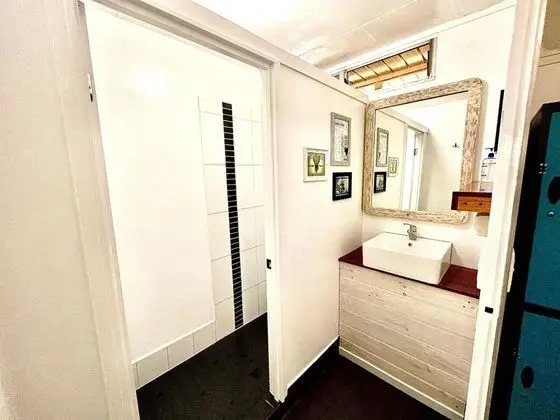 Nomads Noosa Backpackers Hostel
