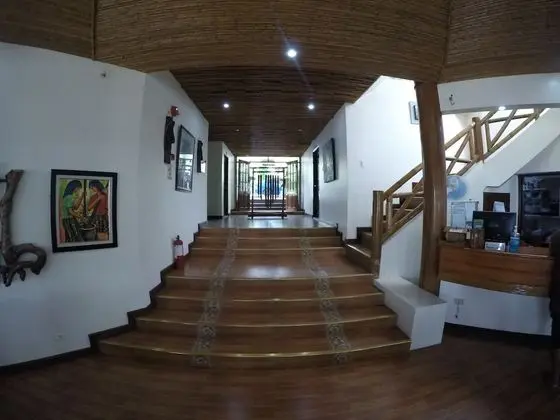 Noni's Resort - Lobi