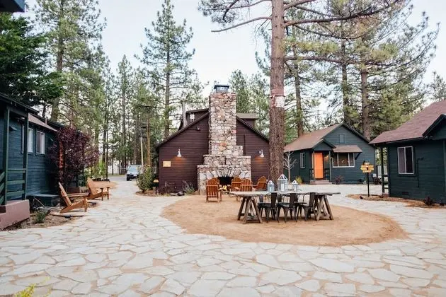 Noon Lodge at Mallard Bay