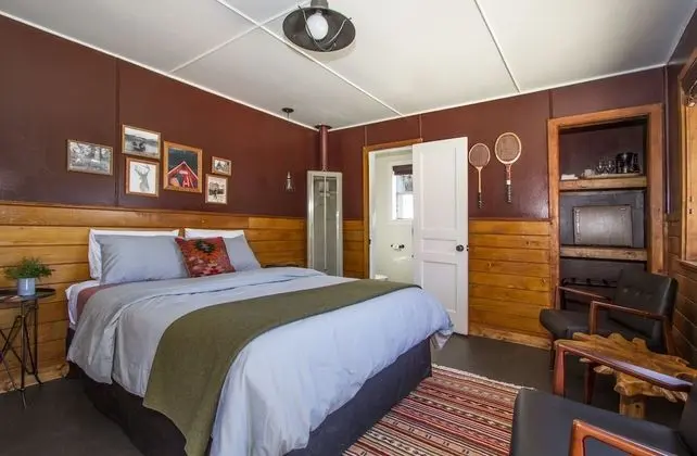 Noon Lodge at Mallard Bay - Oda