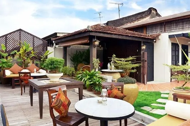 Noordin Street House