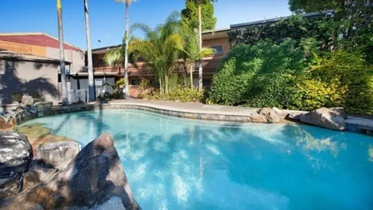 Villa Noosa Hotel