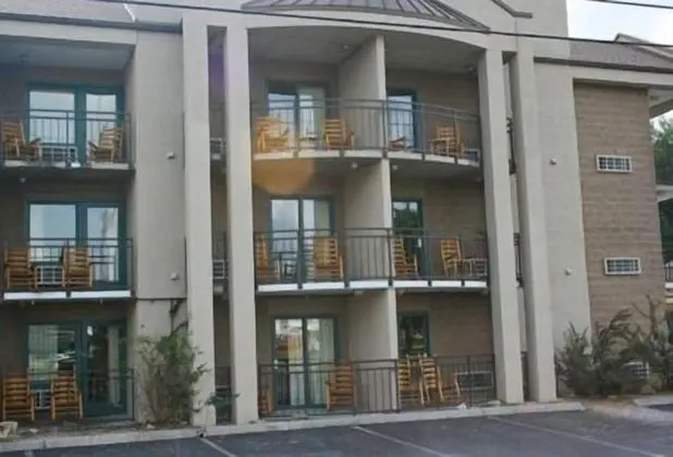 Norma Dan Motel - Near Dolly Parton's Stampede Dinner Attraction - Dış Mekan