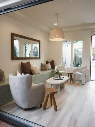 North Beach Villa - Lobi