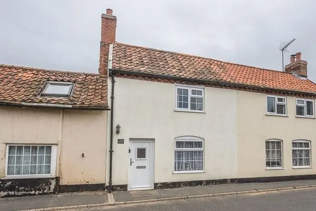 North Cottage, Alderton