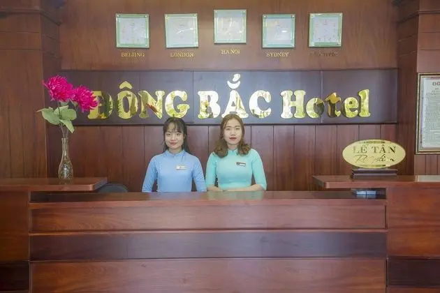 North East Hotel - Lobi
