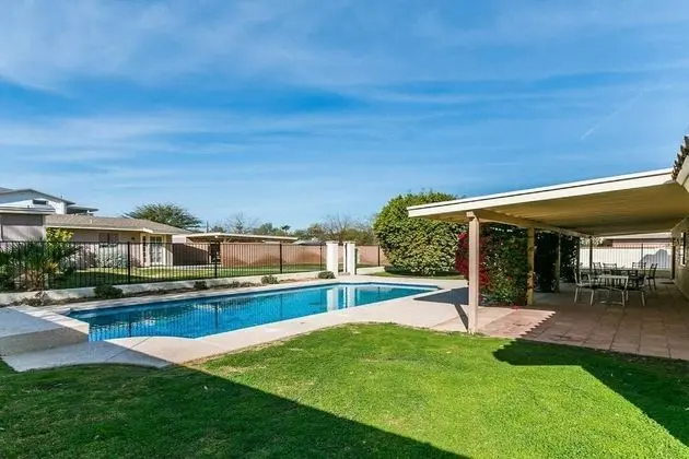 North Phoenix 6 Bdrm w/ Guest House and Htd Pool!