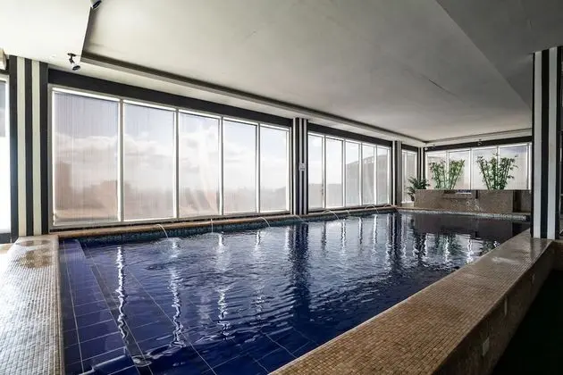North Pointe Residences - Havuz