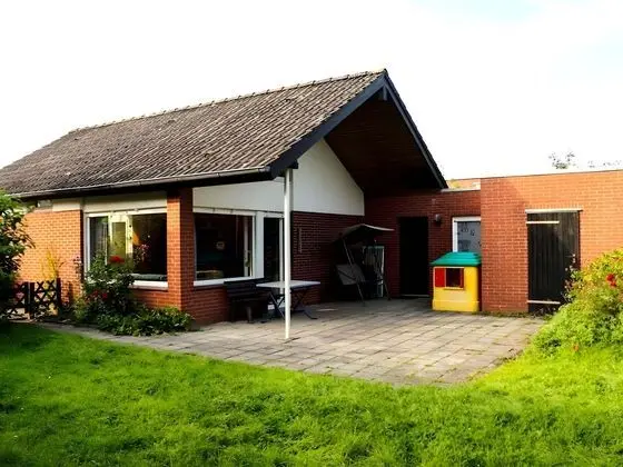 North Sea Holiday Home in Horumersiel With Terrace, Barbecue