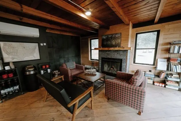 North Shore Camping Co. - Lobi