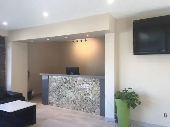 North Star Inn & Suites - Lobi