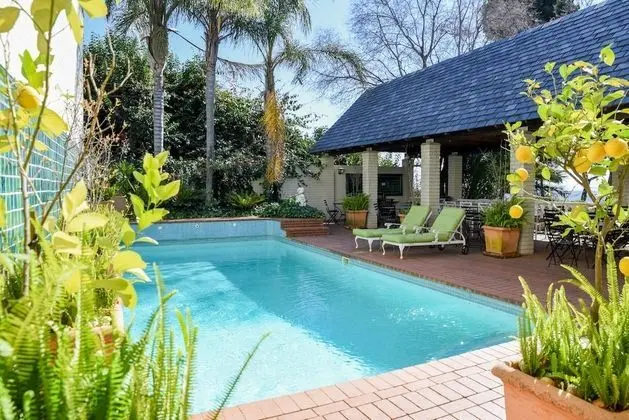 Northcliff Manor Guest House - Havuz