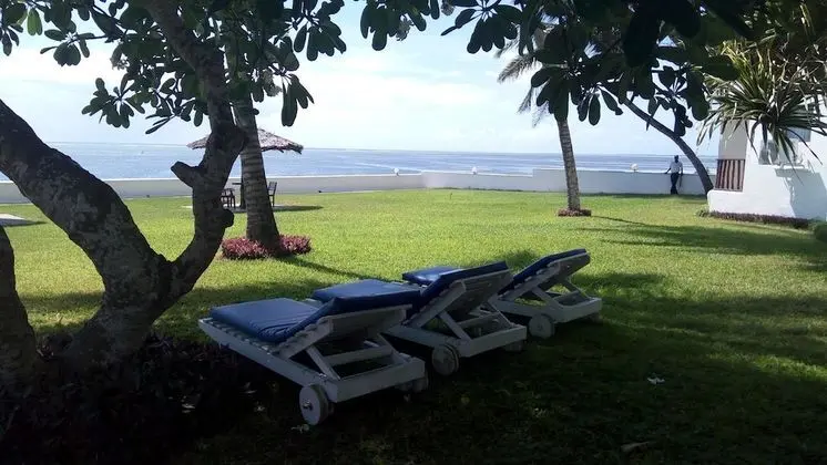 Northcoast Beach Hotel - Plaj