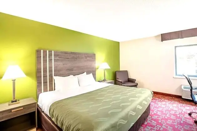 Norwood Inn & Suites Milwaukee - Oda