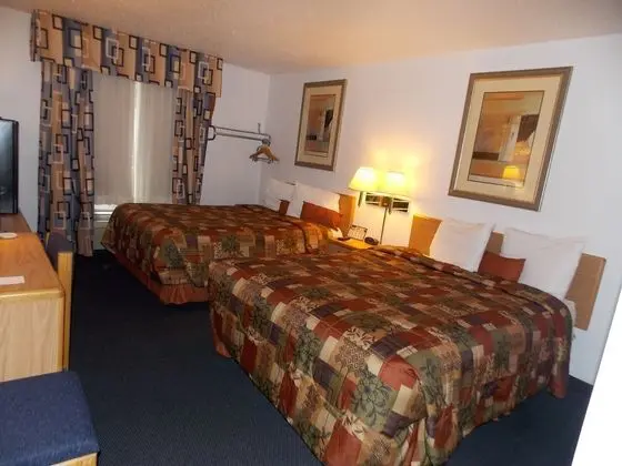 Norwood Inn & Suites - Roseville - Genel