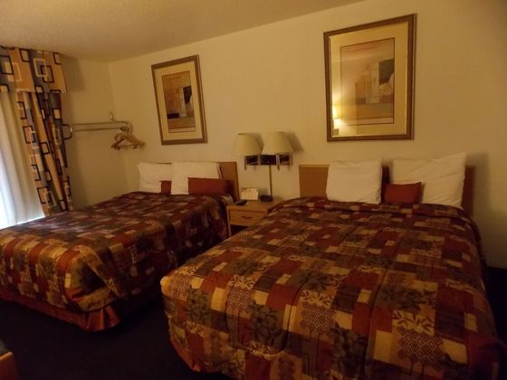 Norwood Inn & Suites - Roseville
