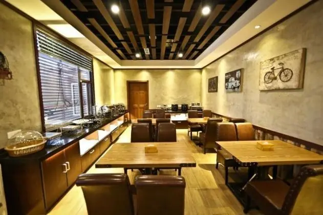 Nostalgia Hotel Beijing Guomao Branch - Yerinde Yemek