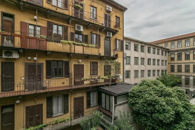 notaMi -  Titty House Crocetta