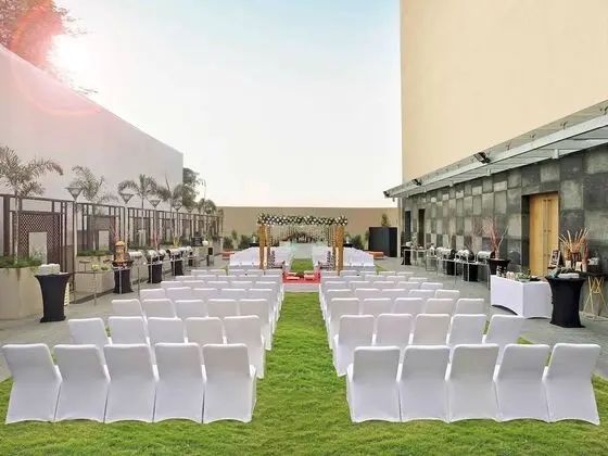 Novotel Ahmedabad Hotel - Dış Mekan