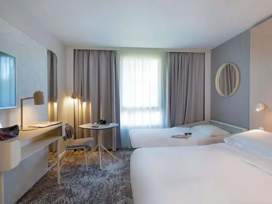 Hotel Novotel Aix en Provence Pont de l'Arc Fenouillères - Dış Mekan