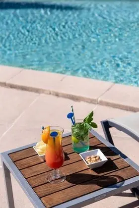 Hotel Novotel Aix en Provence Pont de l'Arc Fenouillères - Havuz