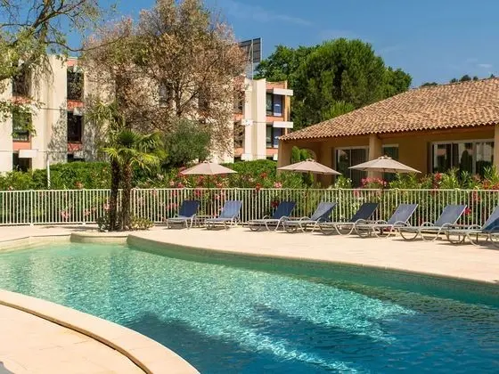 Hotel Novotel Aix en Provence Pont de l'Arc Fenouillères - Havuz