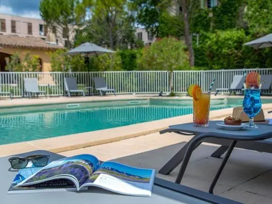 Hotel Novotel Aix en Provence Pont de l'Arc Fenouillères - Öne Çıkan Resim
