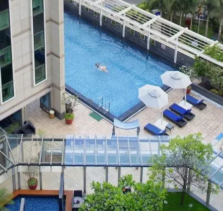 Novotel Bengaluru Outer Ring Road - Havuz