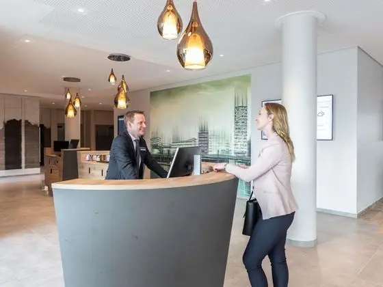 Novotel Duesseldorf Airport - Genel
