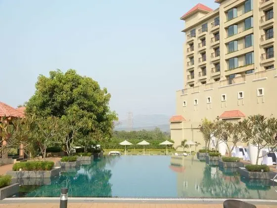 Novotel Imagica Khopoli Hotel - Havuz