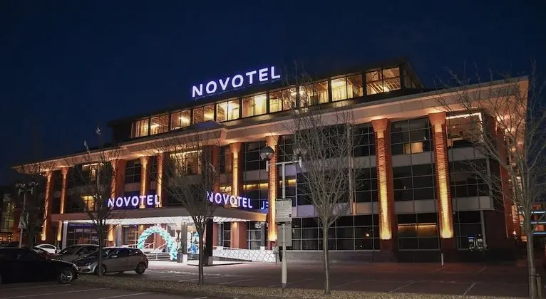 Novotel London Heathrow Airport T1 T2 and T3 - Dış Mekan