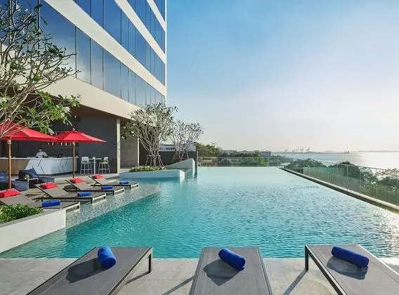 Novotel Marina Sriracha & Koh Si Chang Hotel - Havuz