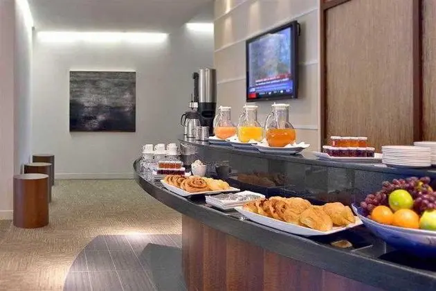 Novotel Montreal Airport