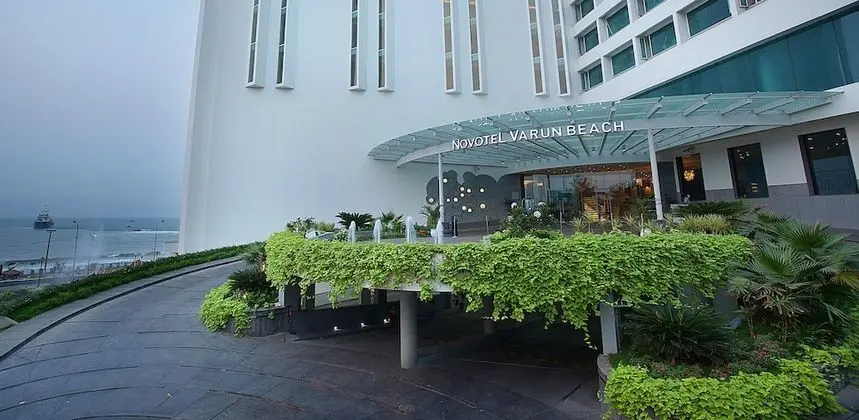 Novotel Visakhapatnam Varun Beach Hotel - Dış Mekan