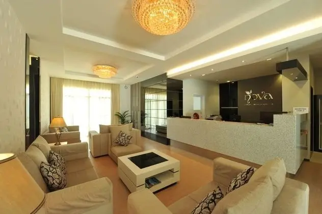 Nova Highlands Hotel - Lobi