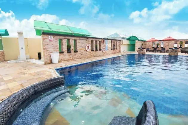 Nova Suites Pattaya by Compass Hospitality - Havuz